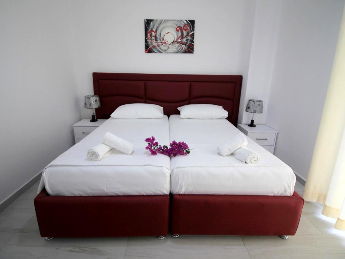 Gusto Di Casa Hotel Sarandë Buitenkant foto