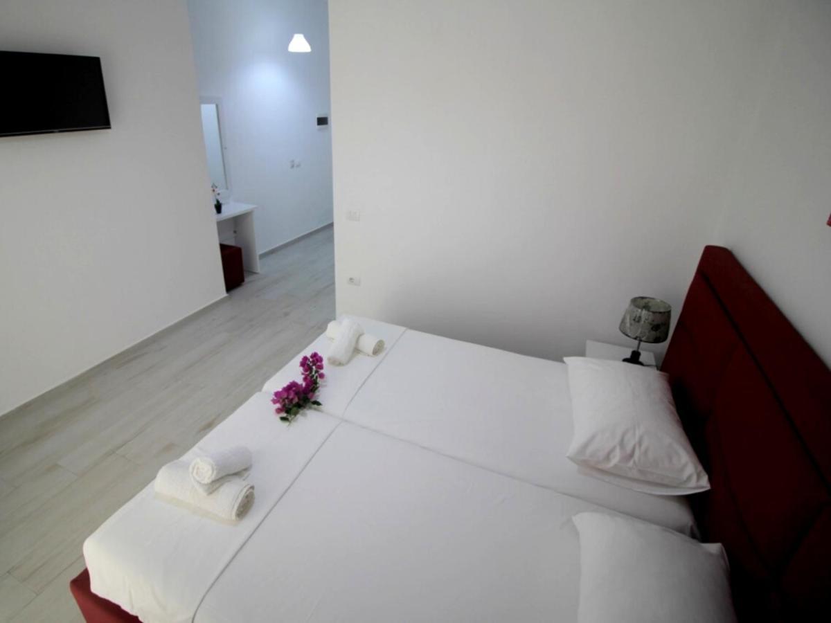 Gusto Di Casa Hotel Sarandë Buitenkant foto