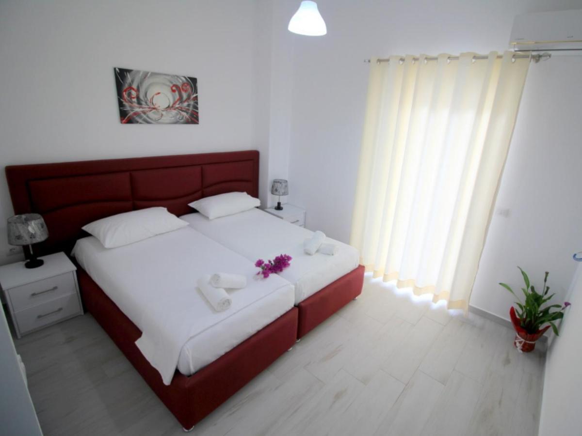 Gusto Di Casa Hotel Sarandë Buitenkant foto
