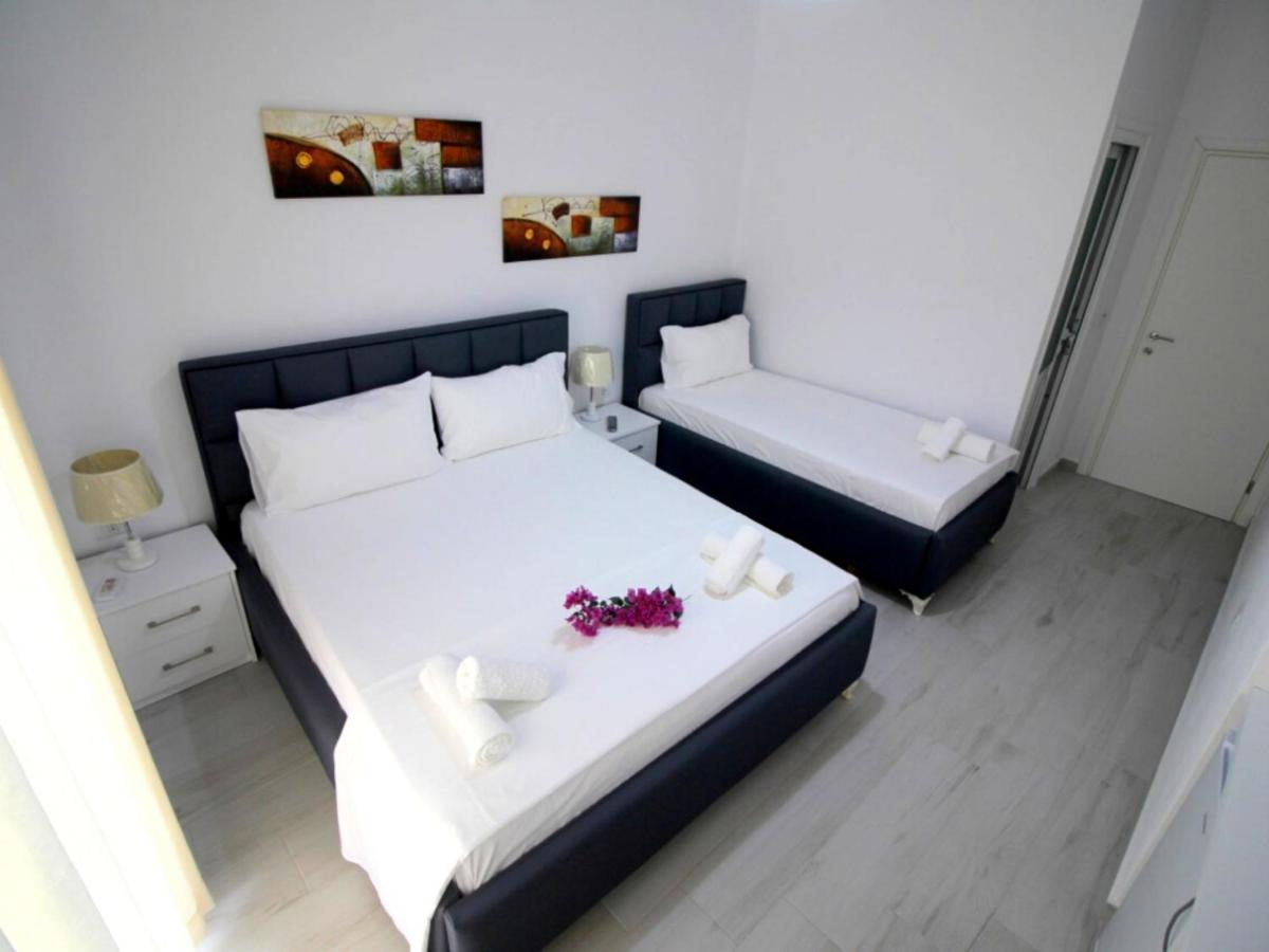 Gusto Di Casa Hotel Sarandë Buitenkant foto