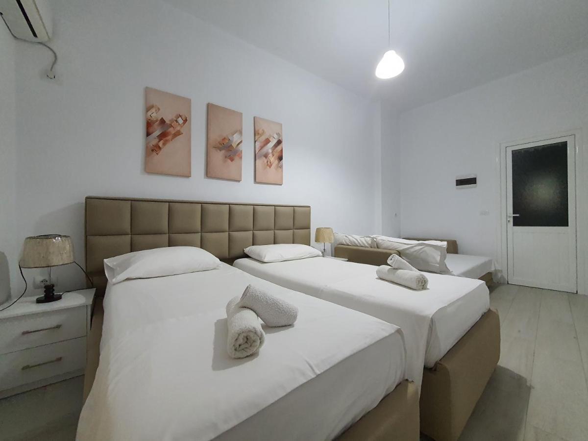 Gusto Di Casa Hotel Sarandë Buitenkant foto