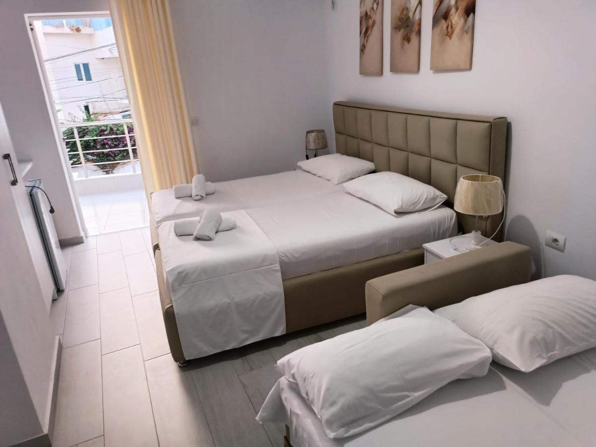 Gusto Di Casa Hotel Sarandë Buitenkant foto