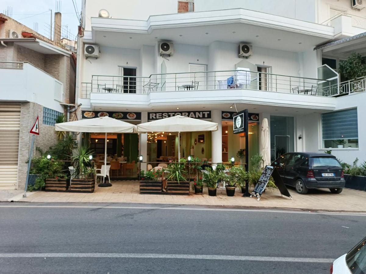 Gusto Di Casa Hotel Sarandë Buitenkant foto